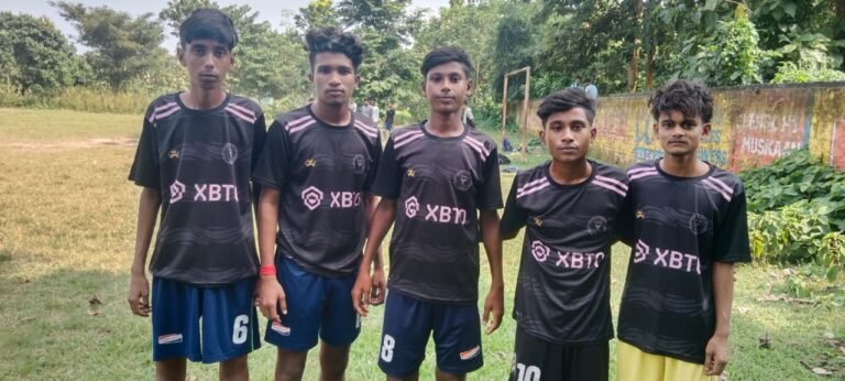 On 22/10/24 in Gupti Para of Hooghly District, KCSSR participated in the football tournament of 16 teams. Get to the semi-finals.